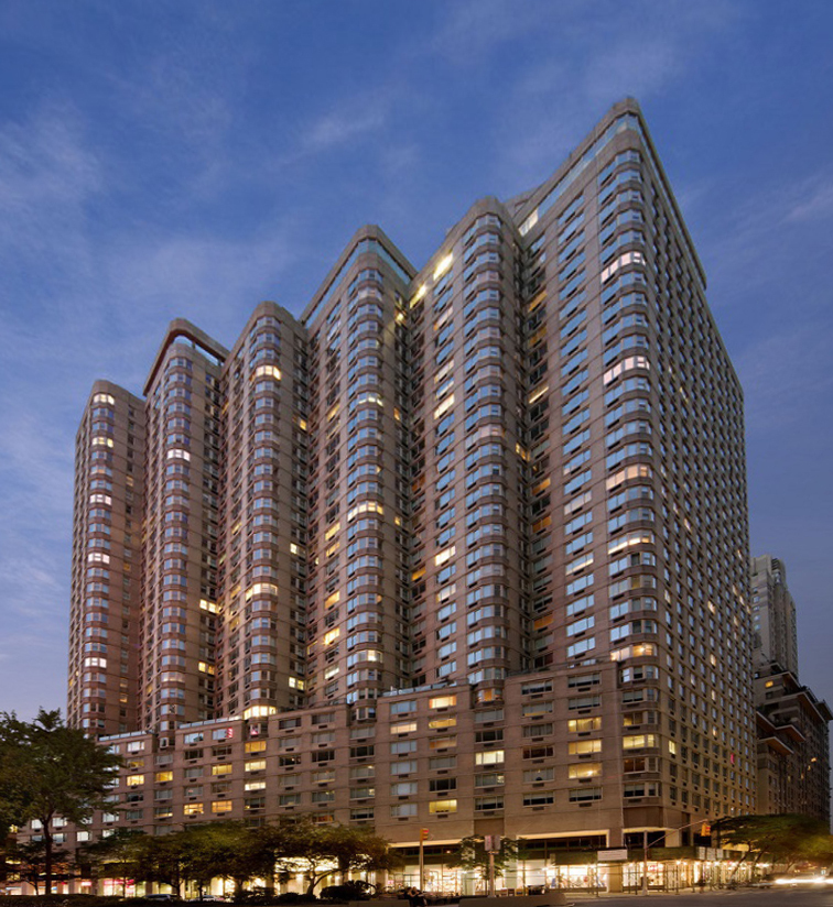 Lincoln Plaza Façade