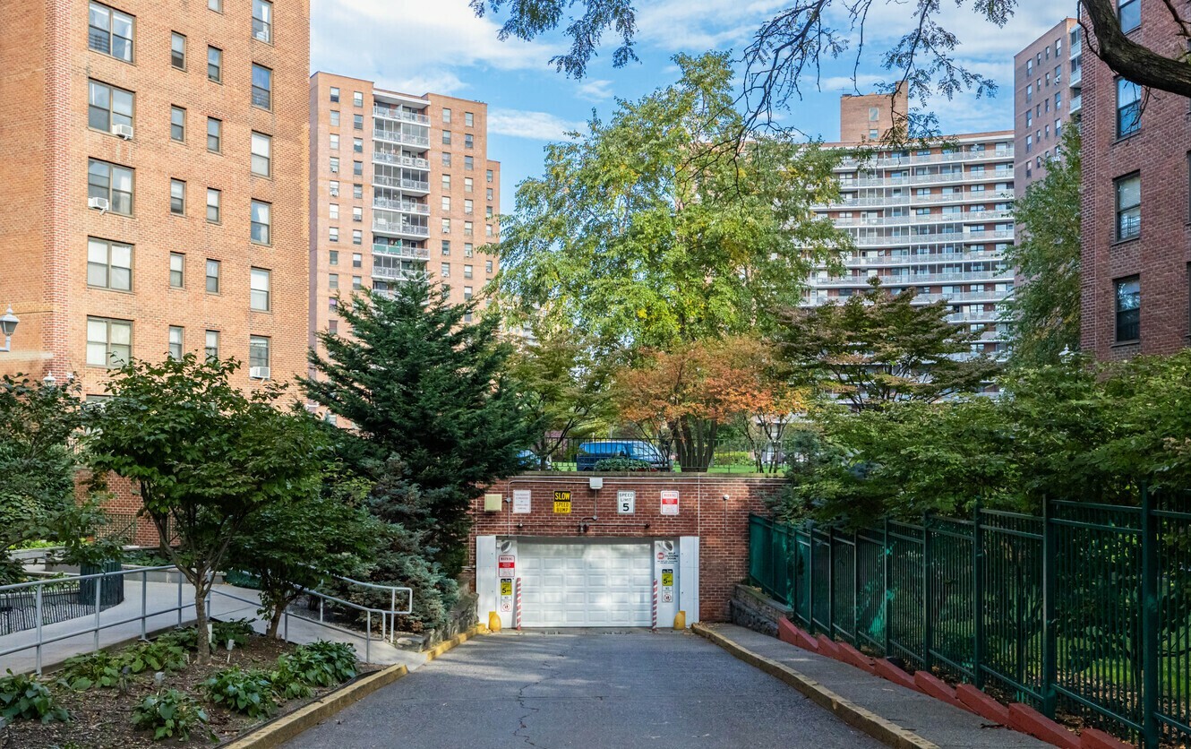 Rego Park Parking Structure